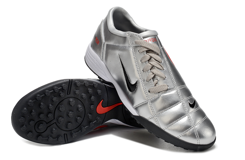 Chuteira Nike Total 90 III - Prata