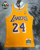 Lakers - Kobe Bryant 24 - Amarela 3