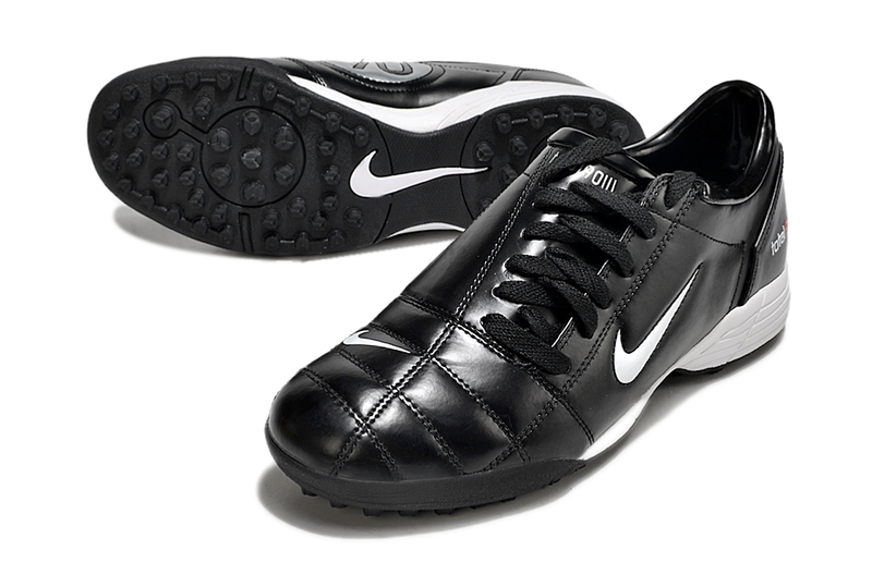 Chuteira Nike Total 90 III - Prata