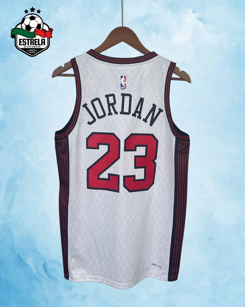Chicago Bulls - Michael Jordan 23 - White Chicago Bulls - Michael Jordan 23 - White