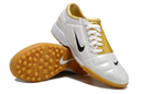 Chuteira Nike Total 90 III - Branca e Dourada