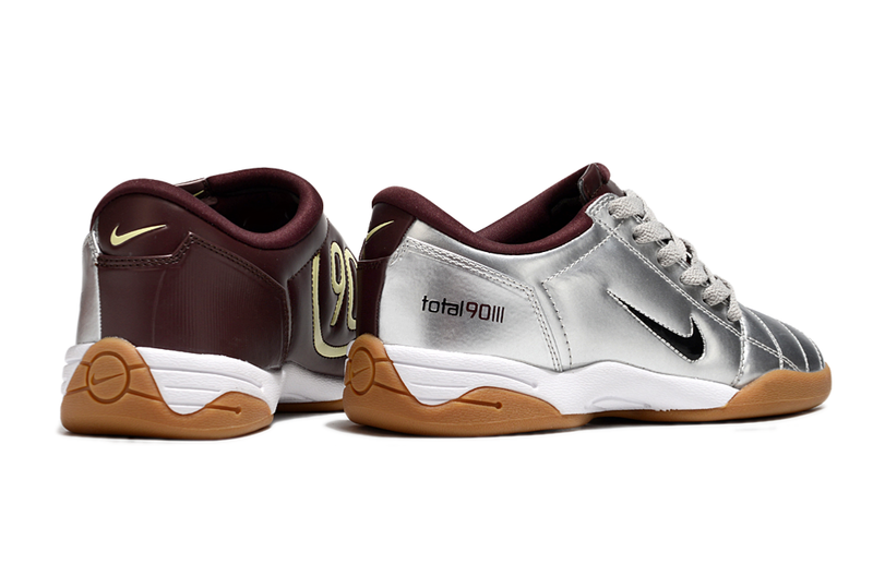 Chuteira Futsal Nike Total 90 III - Dourada