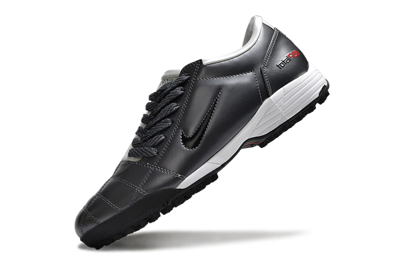 Chuteira Nike Total 90 III - Prata