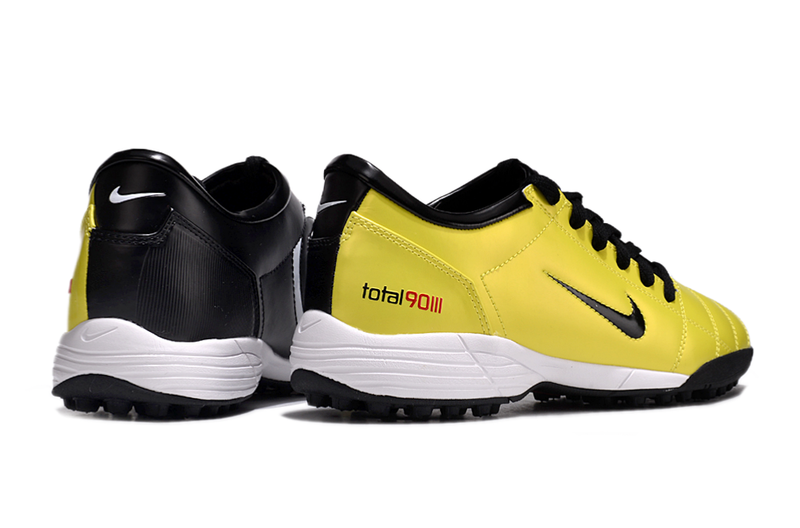 Chuteira Nike Total 90 III - Prata