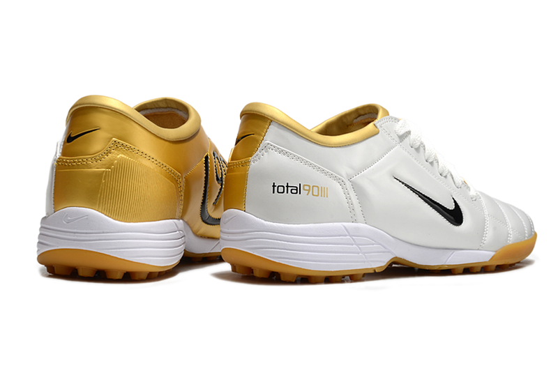Chuteira Nike Total 90 III - Prata
