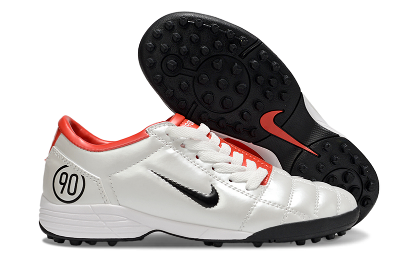 Chuteira Nike Total 90 III - Branca e Dourada