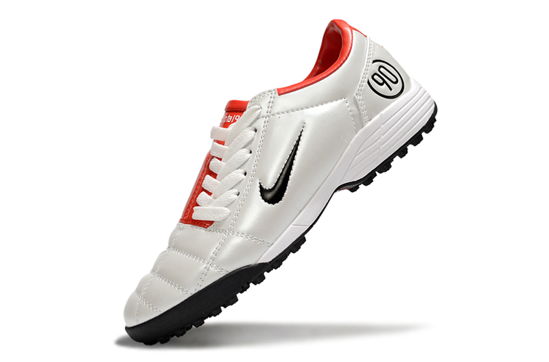 Chuteira Nike Total 90 III - Branca e Dourada