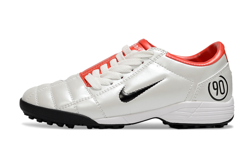 Chuteira Nike Total 90 III - Branca e Dourada