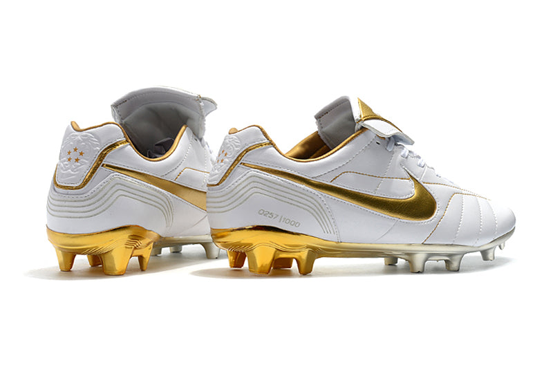 Chuteira Nike Tiempo Legend R10 Elite Edição Especial - Dourada