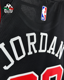 Chicago Bulls - Michael Jordan 23 - Preta 4