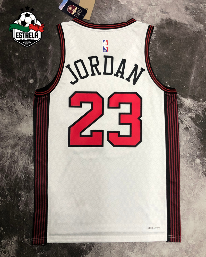 Chicago Bulls - Michael Jordan 23 - White Chicago Bulls - Michael Jordan 23 - White